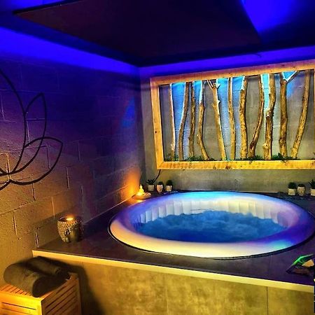 Vip Lounge Appartement Avec Jacuzzi Et Jardin Andenne ภายนอก รูปภาพ