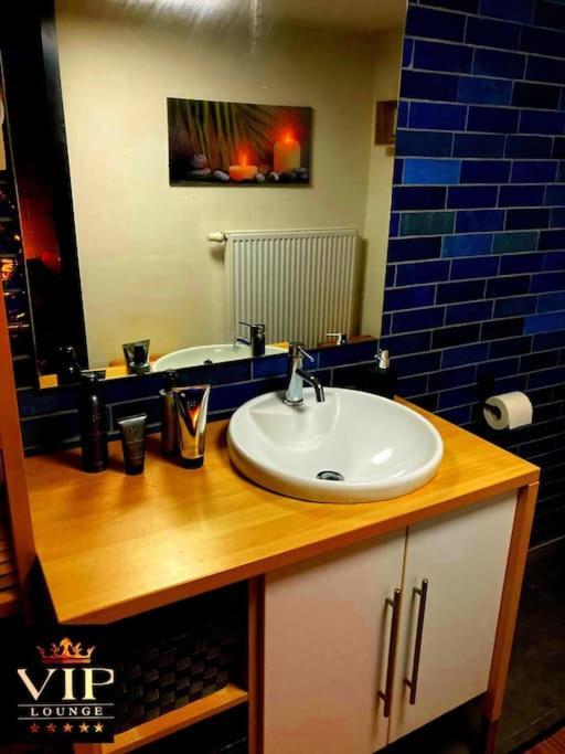 Vip Lounge Appartement Avec Jacuzzi Et Jardin Andenne ภายนอก รูปภาพ