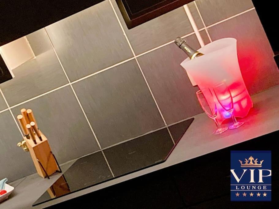 Vip Lounge Appartement Avec Jacuzzi Et Jardin Andenne ภายนอก รูปภาพ